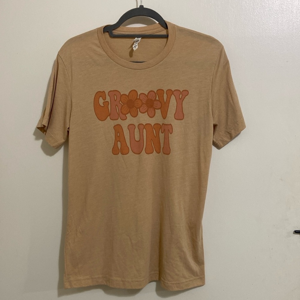 Groovy Aunt t-shirt size medium tan with orange peach Bella Canvas soft